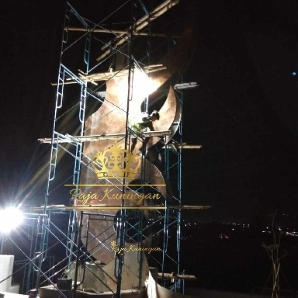 Proses-Pemasangan-Patung-Tembaga