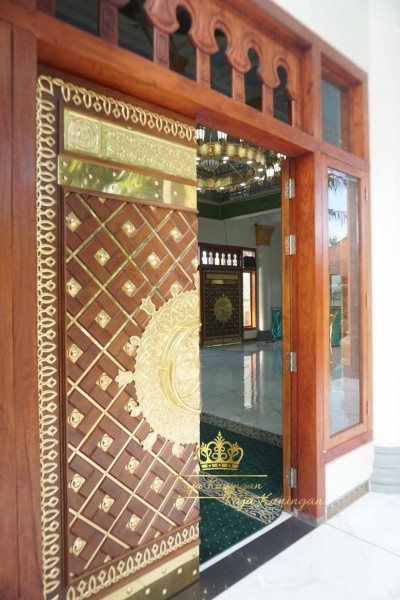 Pintu-Masjid-Nabawi-Kuningan